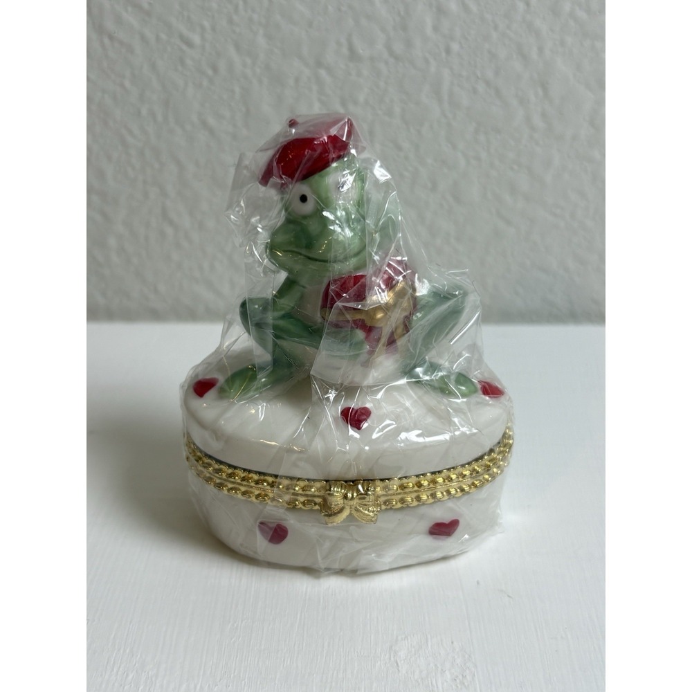 Vintage Frog Heart Trinket Box Ceramic Jewelry Box Valentine Gift Hinged Lid